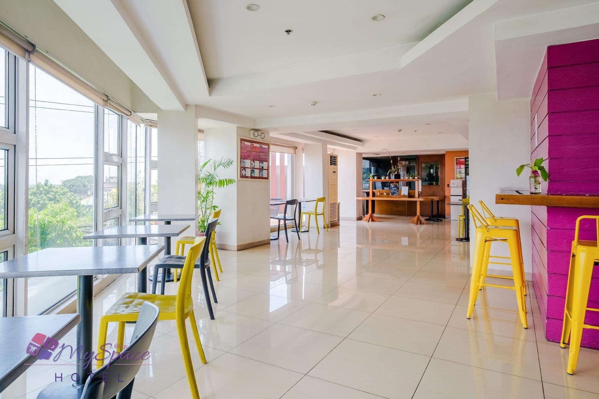 Myspace Hotel @Bgc Pasig City Ngoại thất bức ảnh